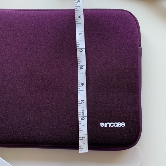 2/30$ 🔮 InCase Classic Tablet Sleeve 12” - Picture 5 of 9